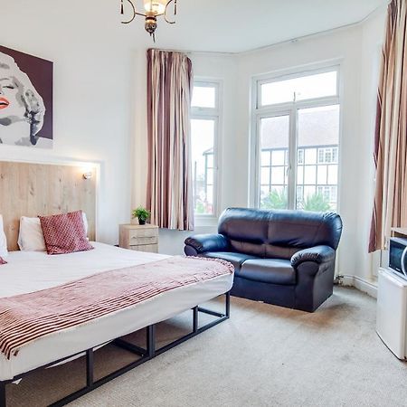 Oyo Tamtam Acton Hotel Londen Buitenkant foto
