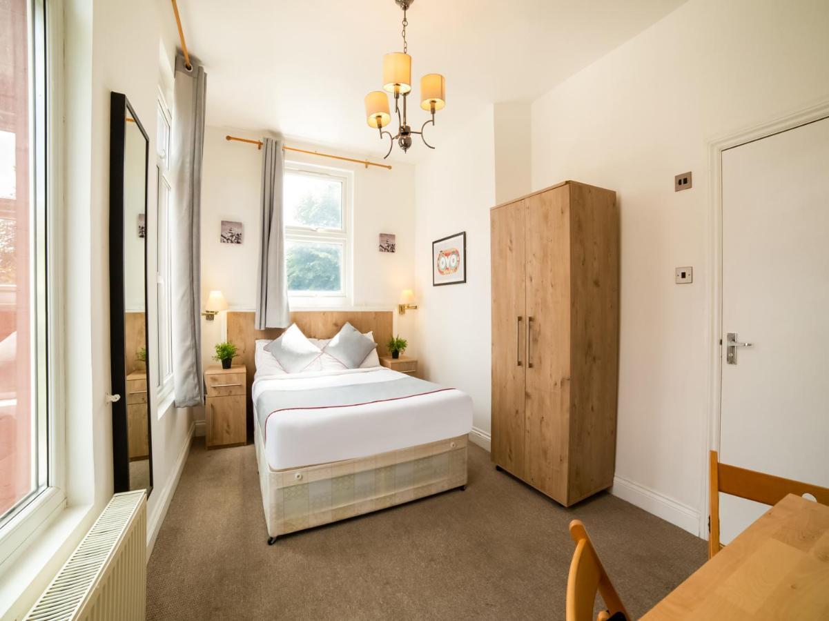 Oyo Tamtam Acton Hotel Londen Buitenkant foto
