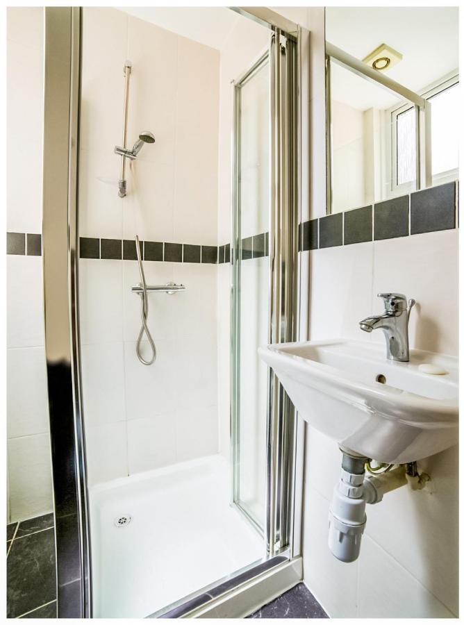Oyo Tamtam Acton Hotel Londen Buitenkant foto