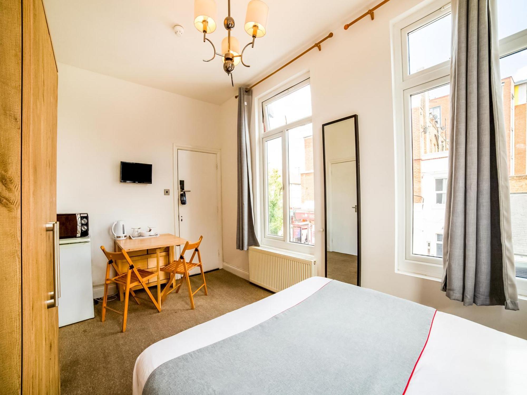 Oyo Tamtam Acton Hotel Londen Buitenkant foto