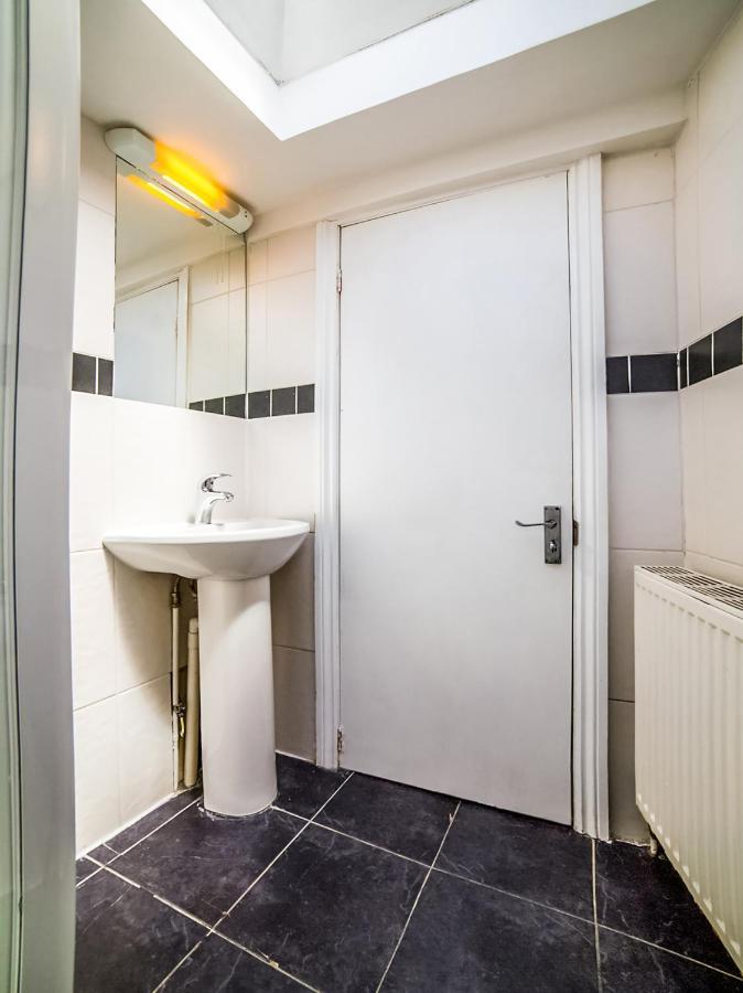 Oyo Tamtam Acton Hotel Londen Buitenkant foto