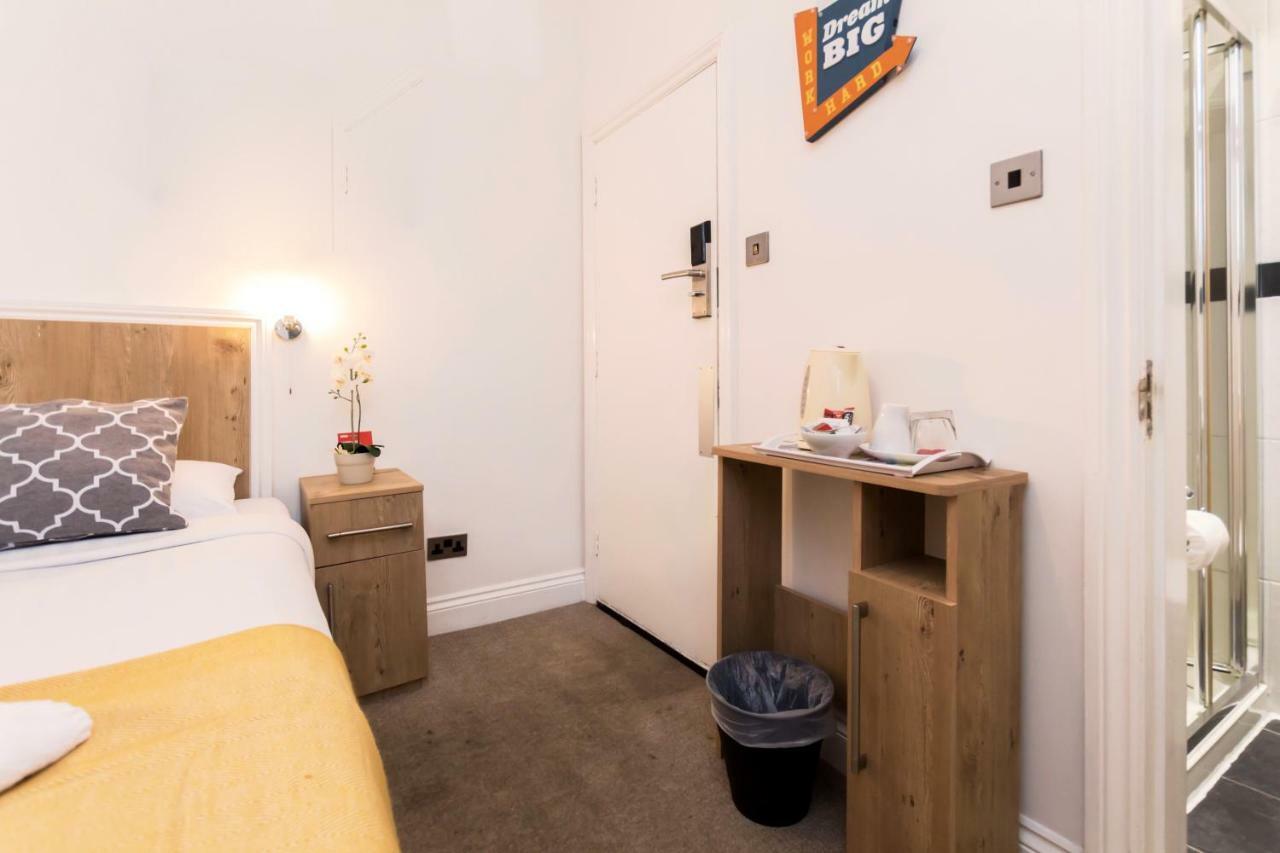 Oyo Tamtam Acton Hotel Londen Buitenkant foto