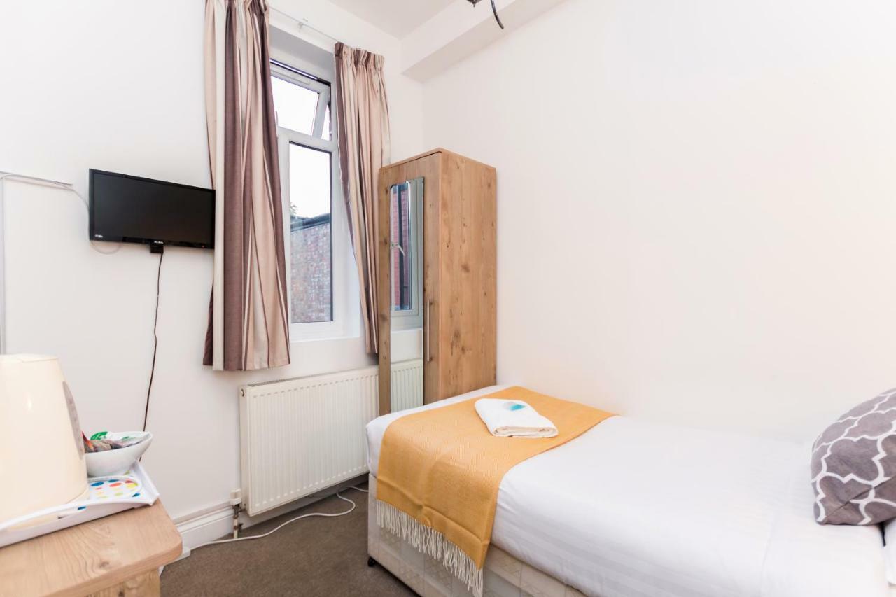 Oyo Tamtam Acton Hotel Londen Buitenkant foto