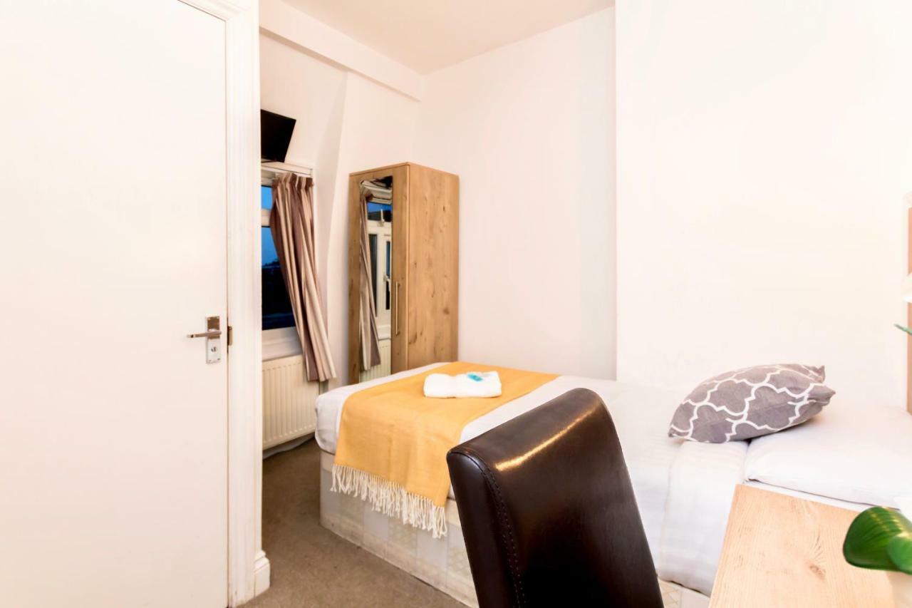 Oyo Tamtam Acton Hotel Londen Buitenkant foto
