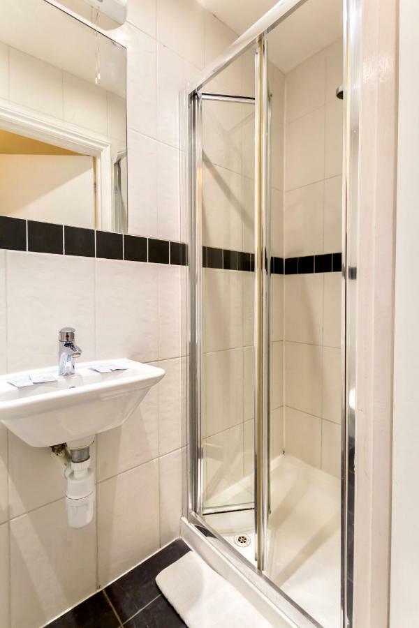 Oyo Tamtam Acton Hotel Londen Buitenkant foto