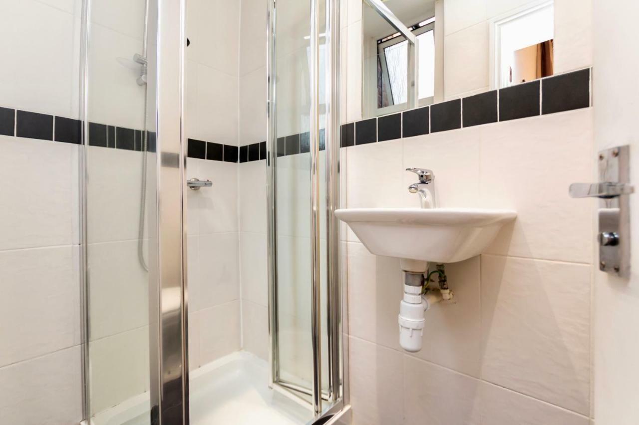 Oyo Tamtam Acton Hotel Londen Buitenkant foto