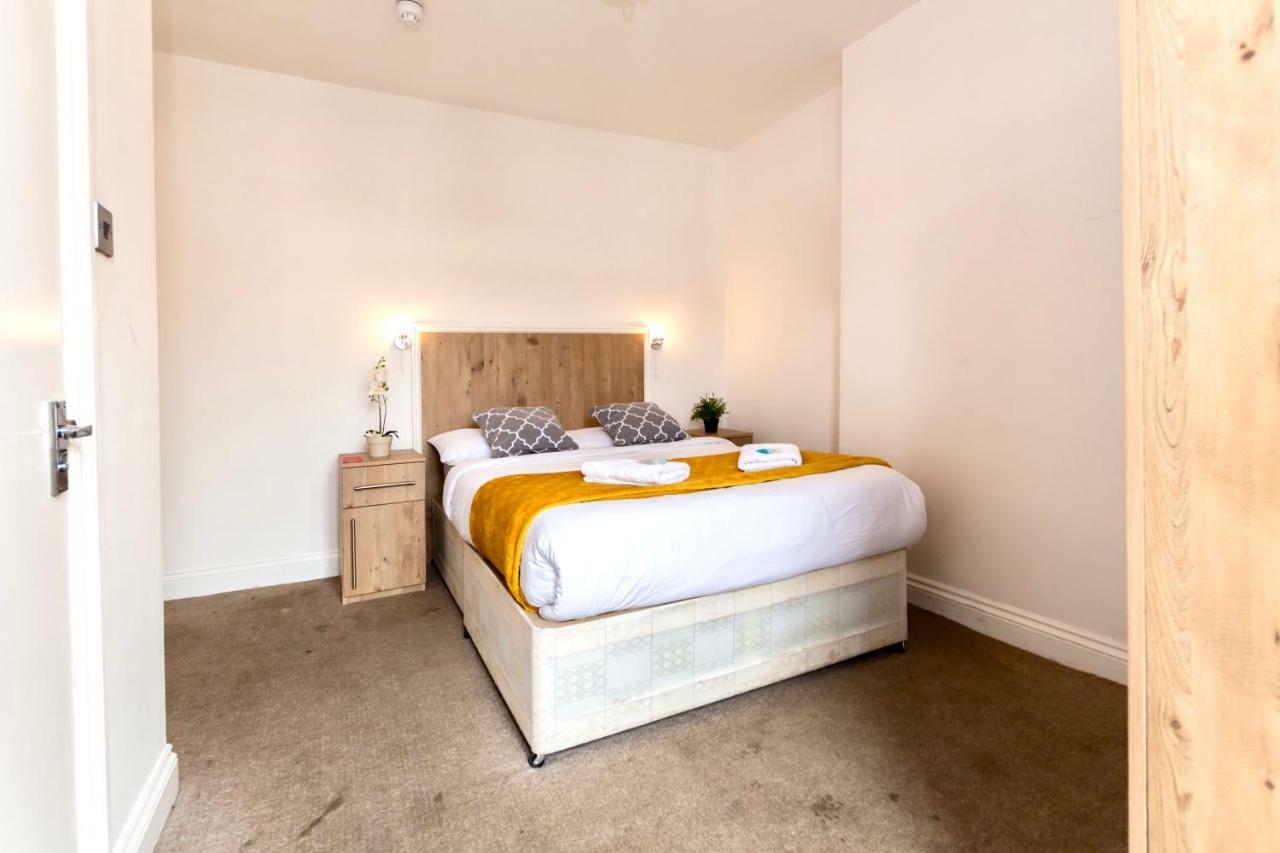 Oyo Tamtam Acton Hotel Londen Buitenkant foto