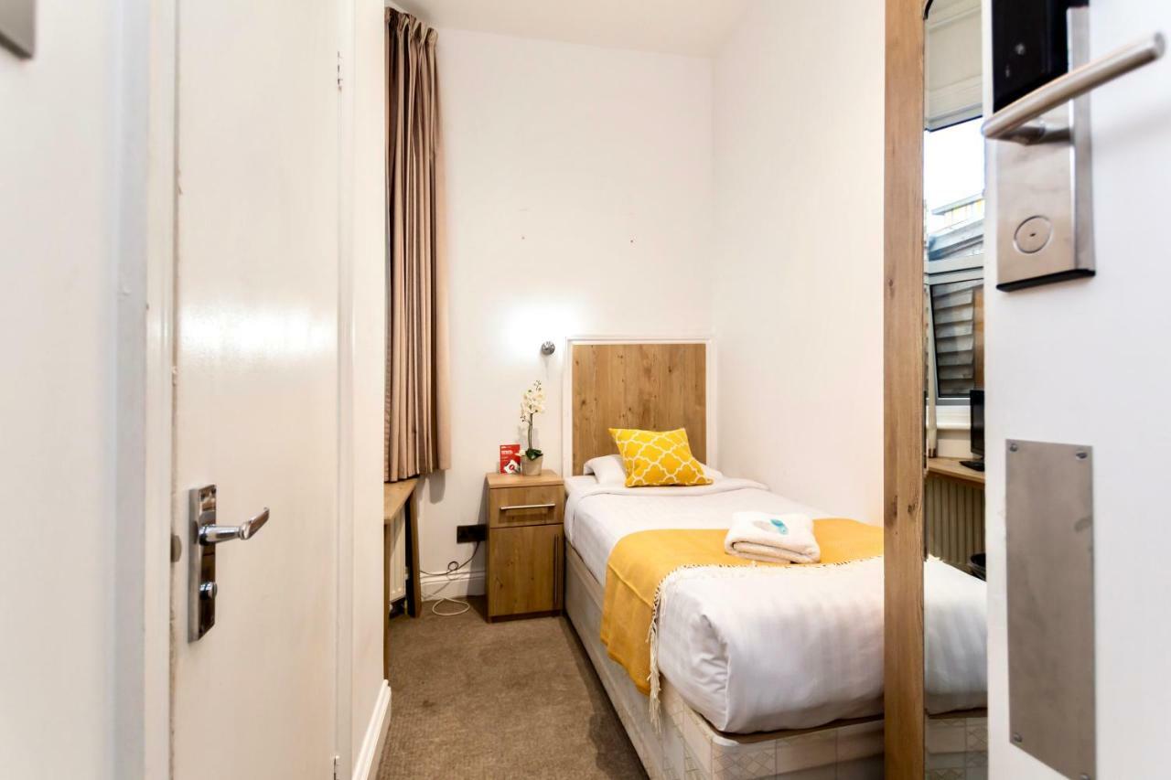 Oyo Tamtam Acton Hotel Londen Buitenkant foto