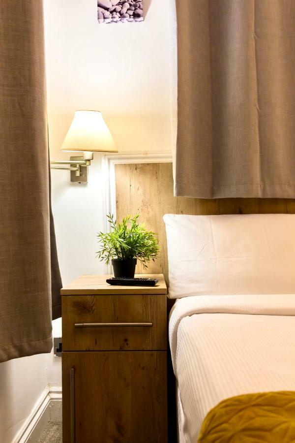 Oyo Tamtam Acton Hotel Londen Buitenkant foto