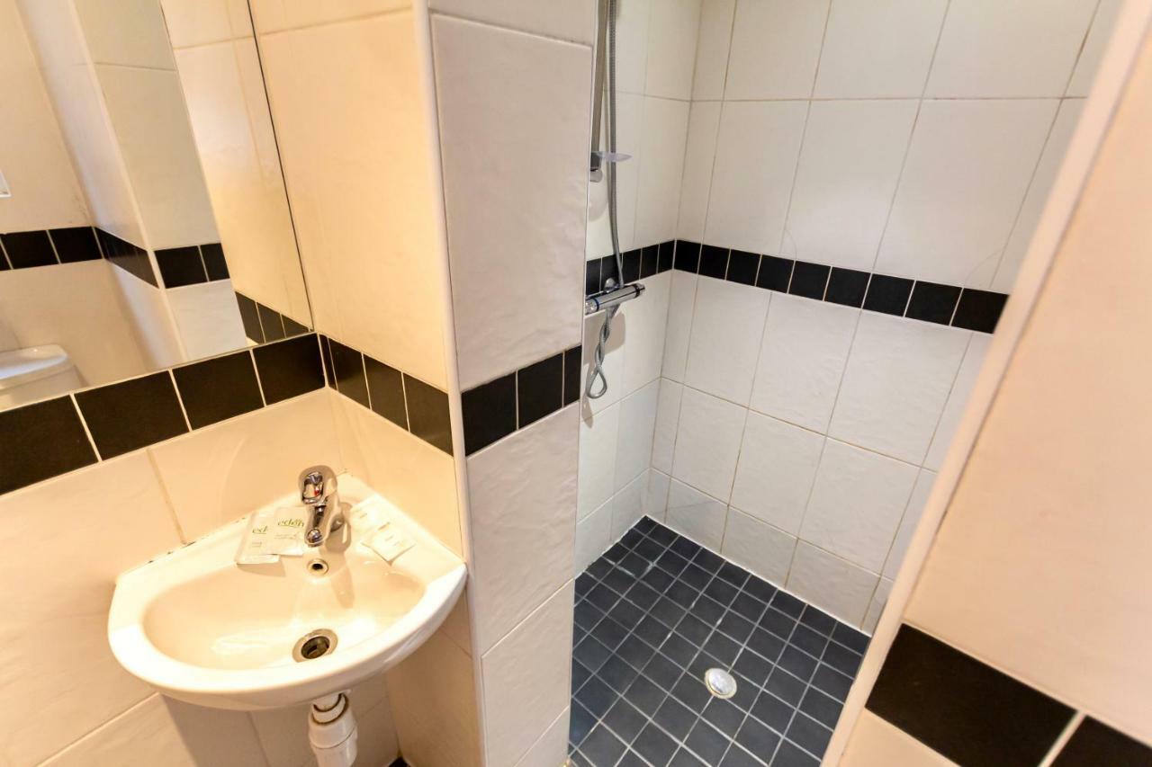 Oyo Tamtam Acton Hotel Londen Buitenkant foto
