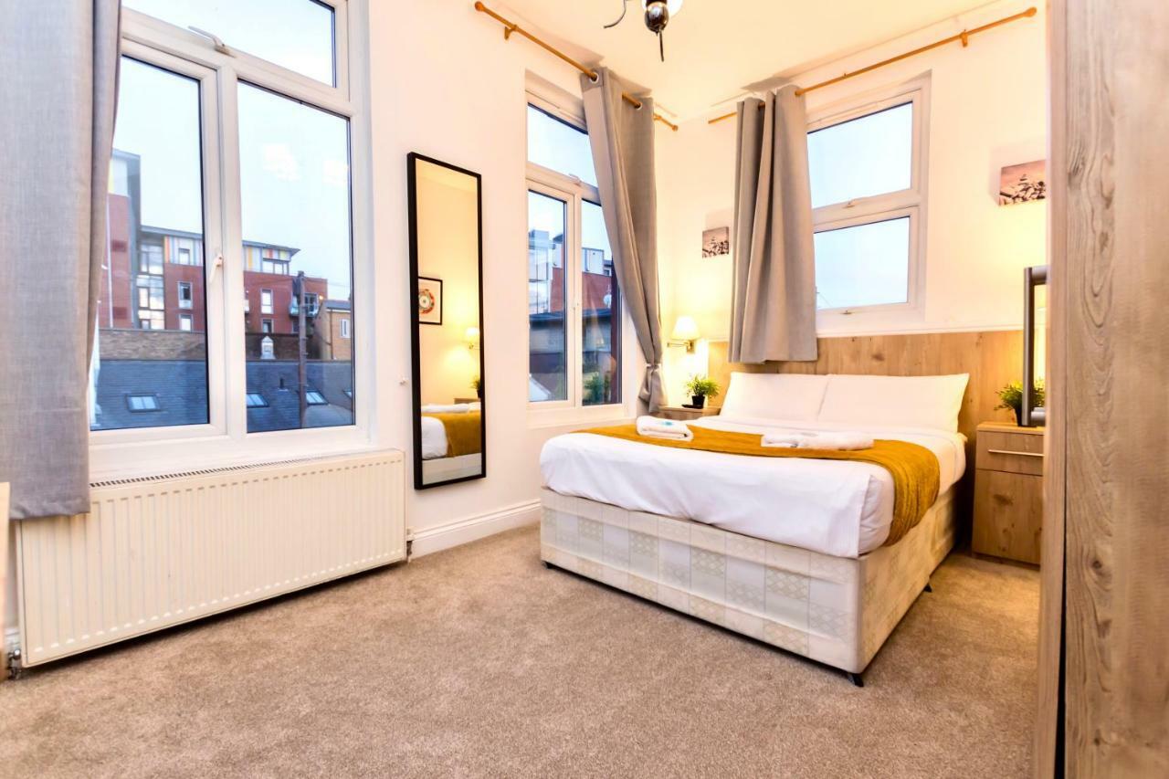 Oyo Tamtam Acton Hotel Londen Buitenkant foto