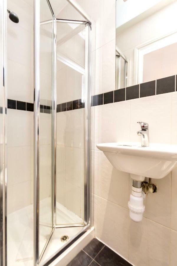 Oyo Tamtam Acton Hotel Londen Buitenkant foto