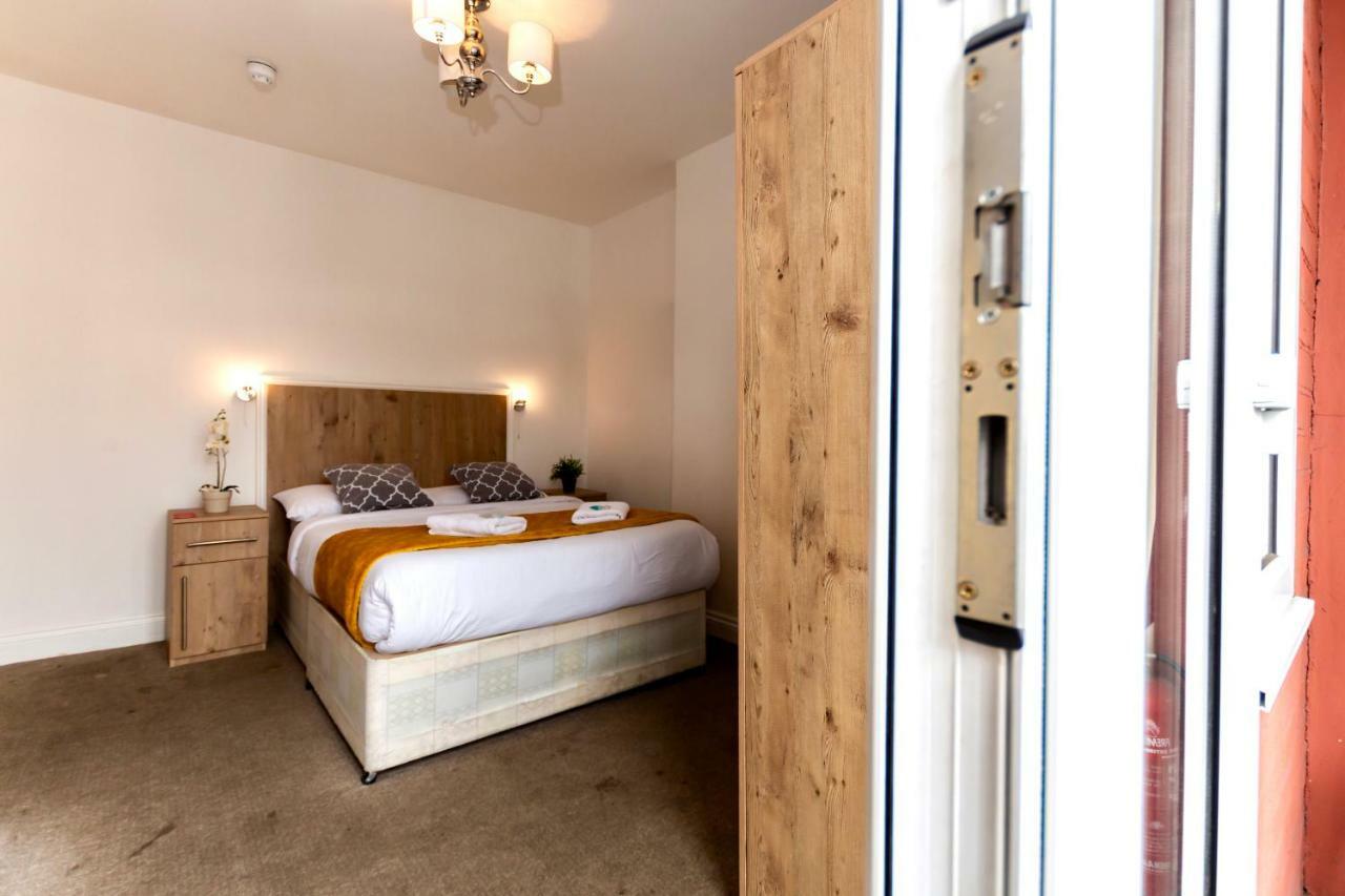 Oyo Tamtam Acton Hotel Londen Buitenkant foto