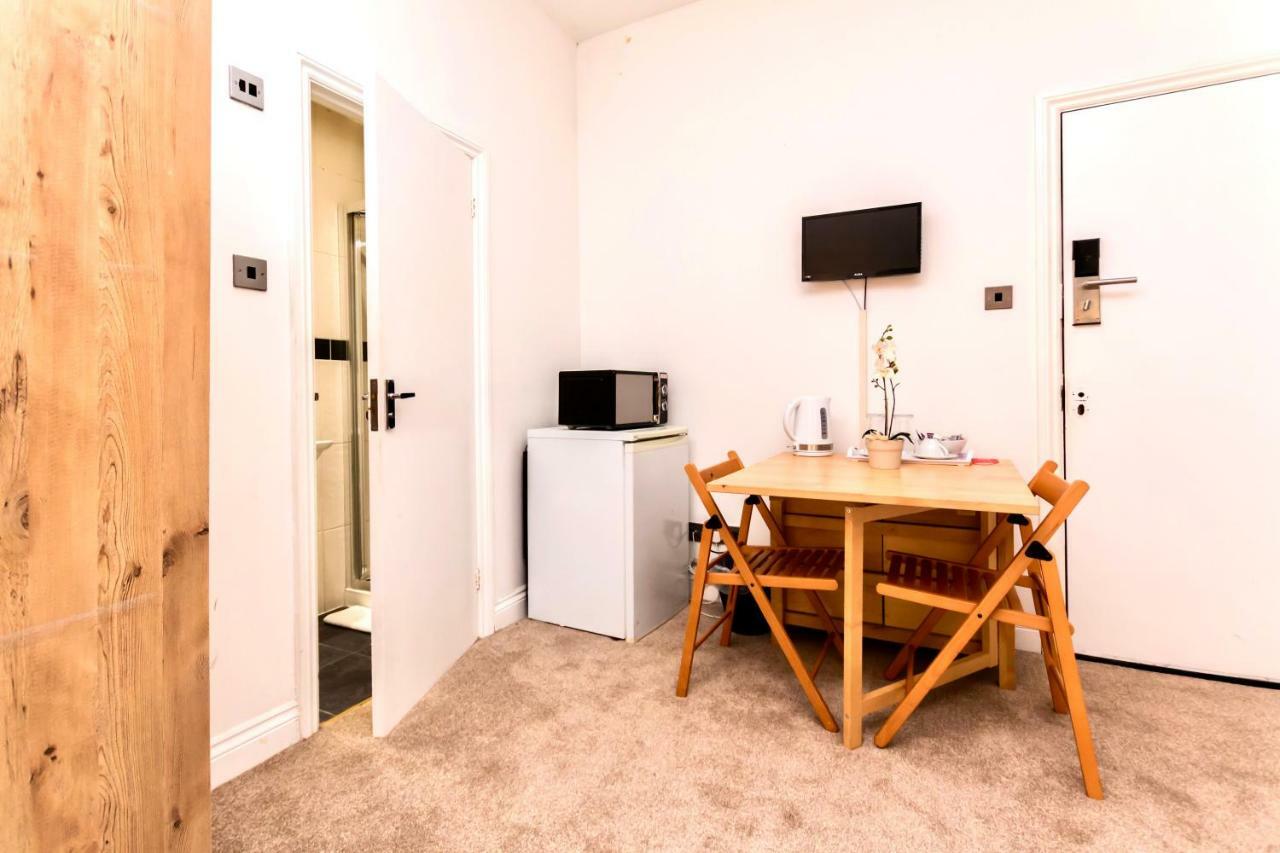 Oyo Tamtam Acton Hotel Londen Buitenkant foto